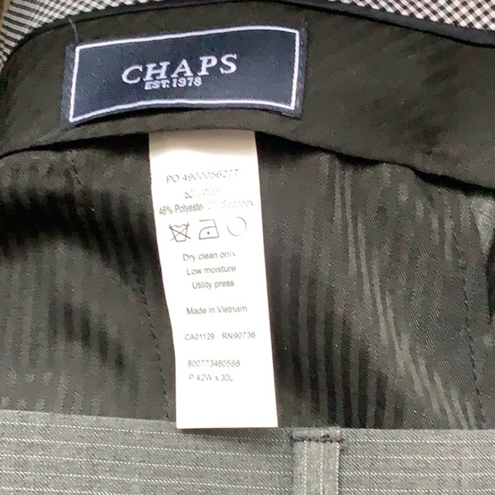 Chaps NWT mend dress pants/ wool blend, grey pinstripes - Picture 4 of 7